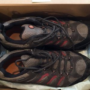 Men’s Merrill Hiking Shoes Size 10.5